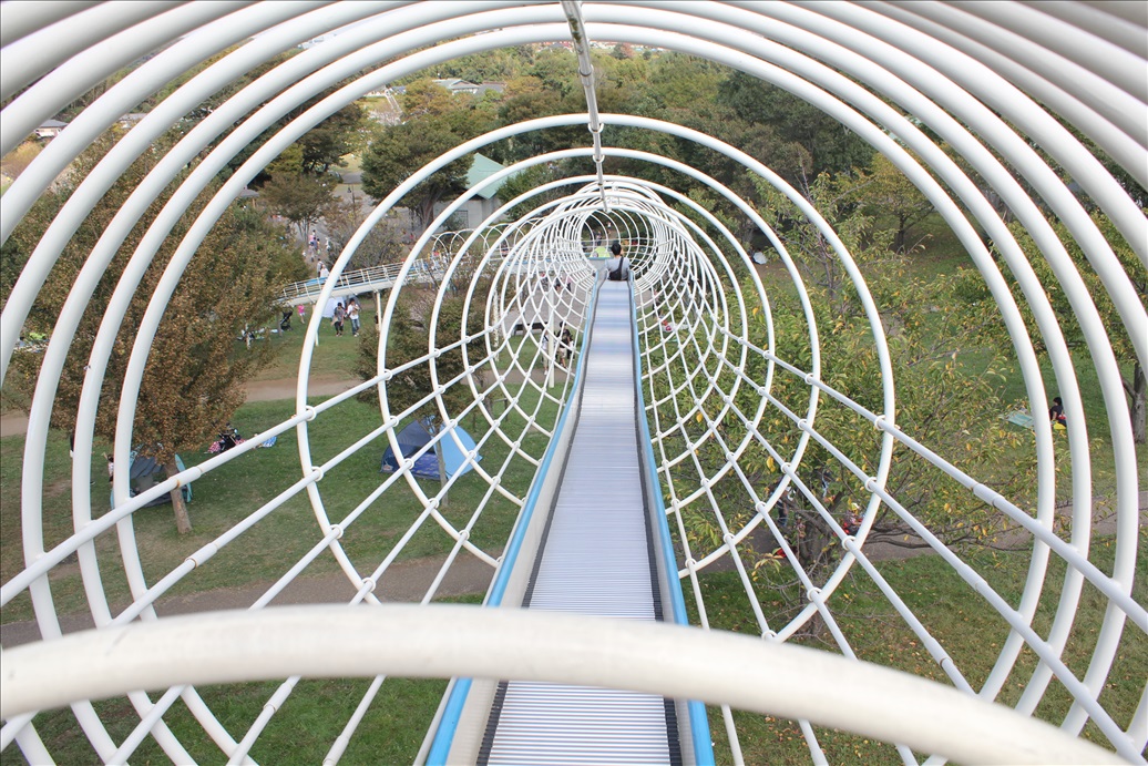 里山公園の大人気ローラー滑り台出発地点