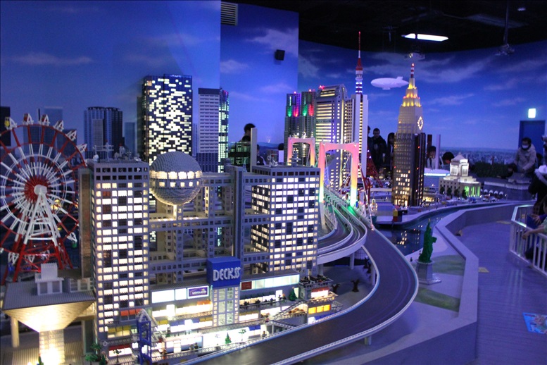 レゴで作られた東京の街の夜景