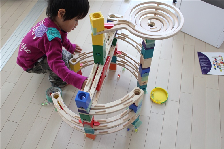 ボーネルンド飽きずによく遊ぶ３歳