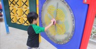回転させて遊ぶユニークな遊具