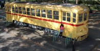 公園内にある古い市電テンジ