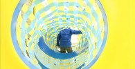 プレイルームの網のトンネル