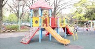 萩中公園の小さな幼児向けの複合遊具