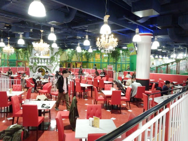 キッズビーの客席フロアの様子