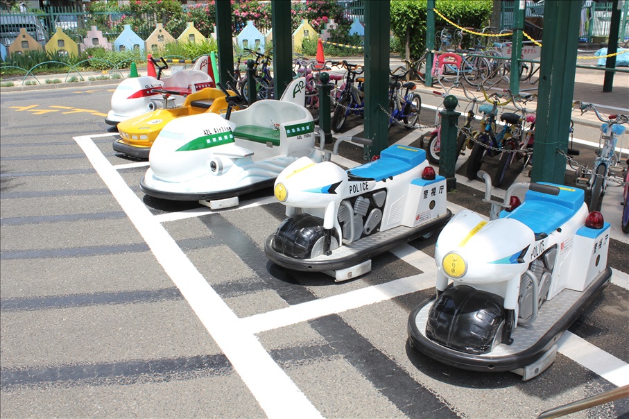 バッテリーカー乗り場小学生用