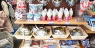 ウルトラマンのお面などのグッズ