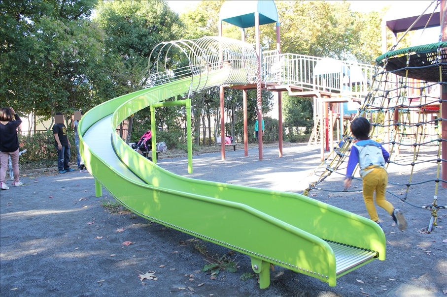 ロングすべり台