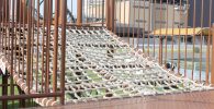 川崎競馬場ネットのアスレチック遊具